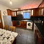 Housefield Stay, Room 1