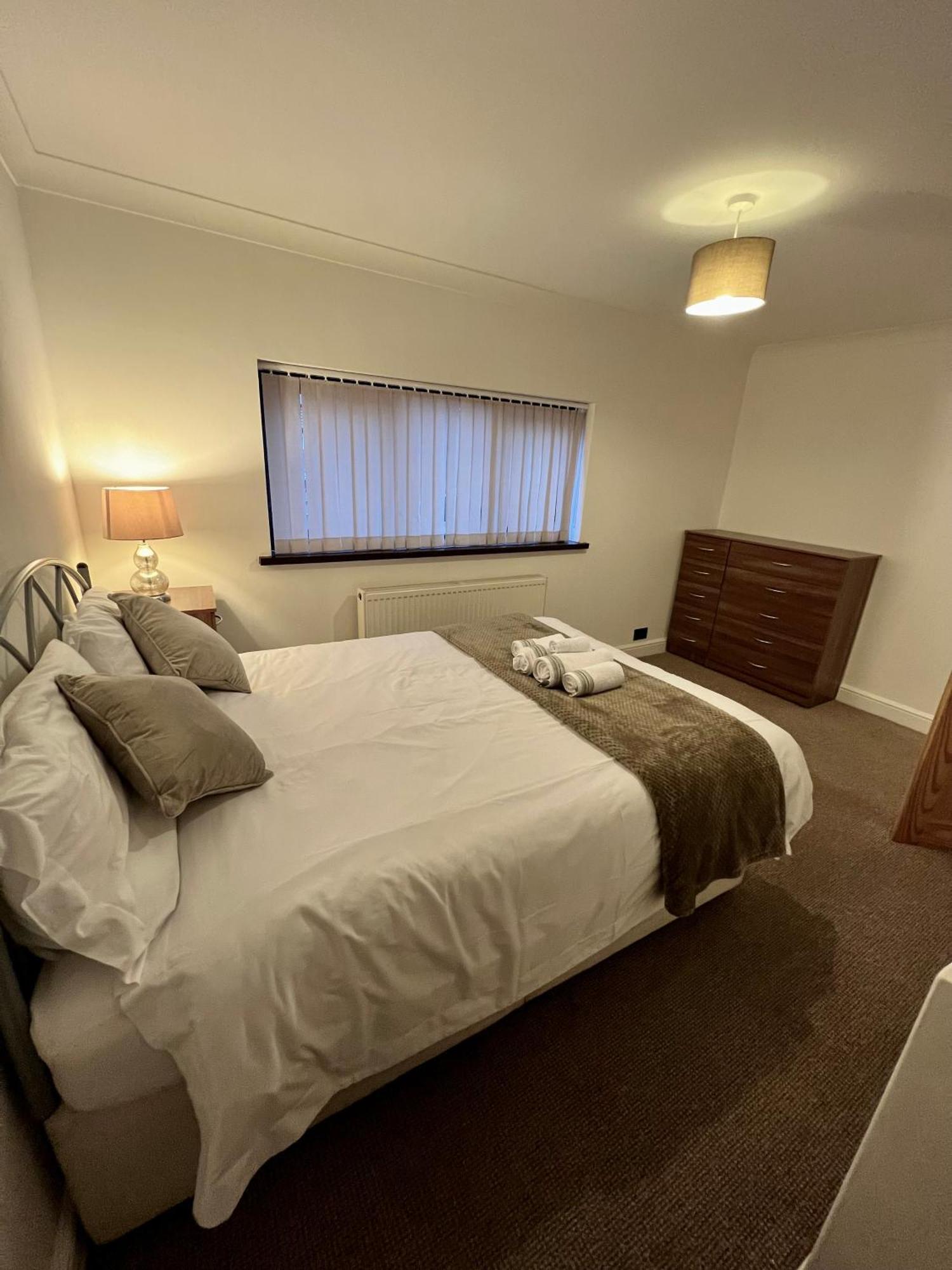 Housefield Stay, 1 *
